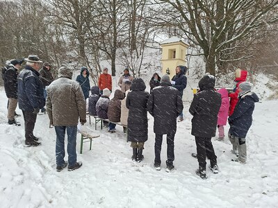 Andacht beim Severin-Bildstock