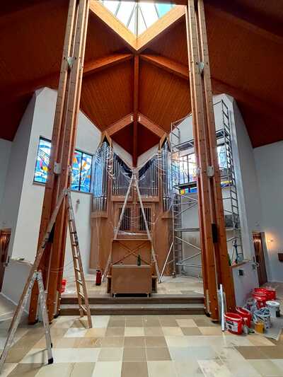 Ausmalen der Kirche im August 2026