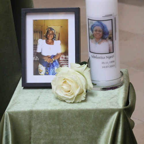 Gedenken an verstorbene Frau Scholastica Ngozi Nwagwu (Mutter von Pater Pius) am 11.12.2023