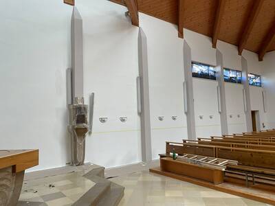 Ausmalen der Kirche im August 2026